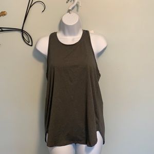 Gray sleeveless women’s active tank top medium